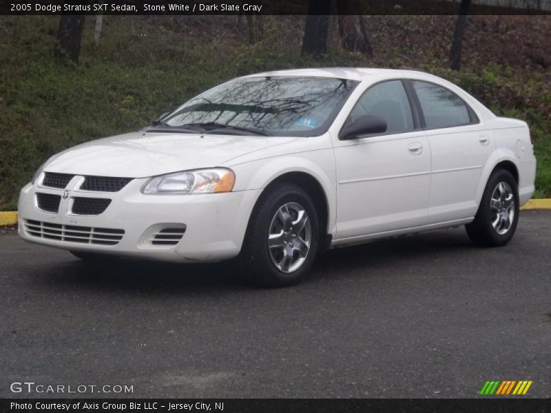 Stone White / Dark Slate Gray 2005 Dodge Stratus SXT Sedan