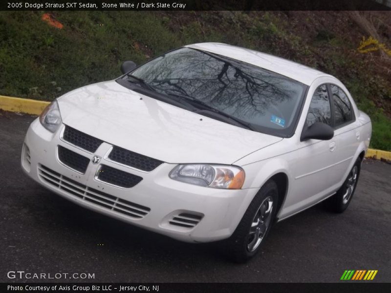 Stone White / Dark Slate Gray 2005 Dodge Stratus SXT Sedan