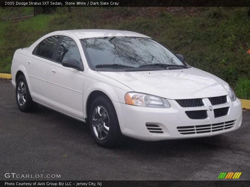 Stone White / Dark Slate Gray 2005 Dodge Stratus SXT Sedan