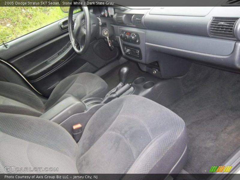 Stone White / Dark Slate Gray 2005 Dodge Stratus SXT Sedan