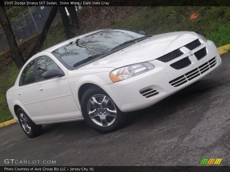Stone White / Dark Slate Gray 2005 Dodge Stratus SXT Sedan