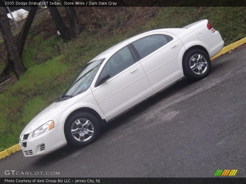 Stone White / Dark Slate Gray 2005 Dodge Stratus SXT Sedan