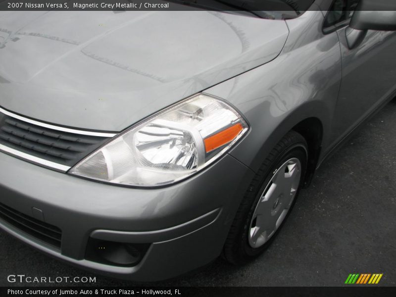 Magnetic Grey Metallic / Charcoal 2007 Nissan Versa S