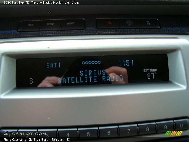 Tuxedo Black / Medium Light Stone 2010 Ford Flex SE