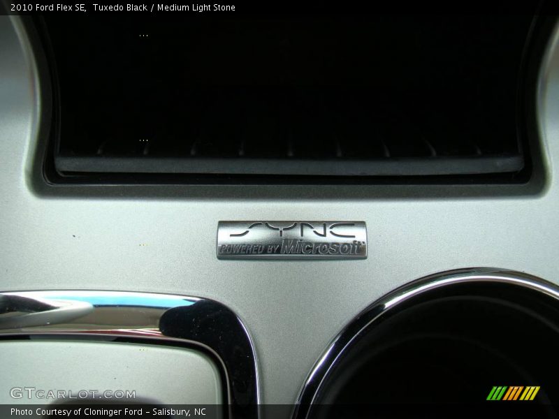 Tuxedo Black / Medium Light Stone 2010 Ford Flex SE