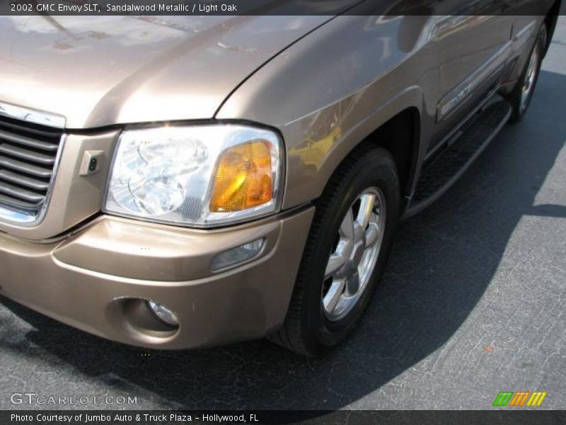 Sandalwood Metallic / Light Oak 2002 GMC Envoy SLT