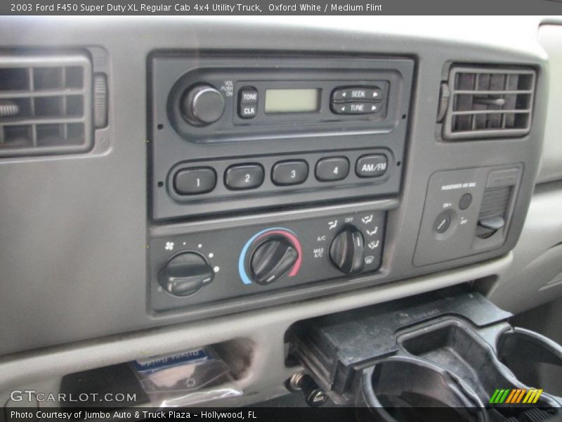 Oxford White / Medium Flint 2003 Ford F450 Super Duty XL Regular Cab 4x4 Utility Truck