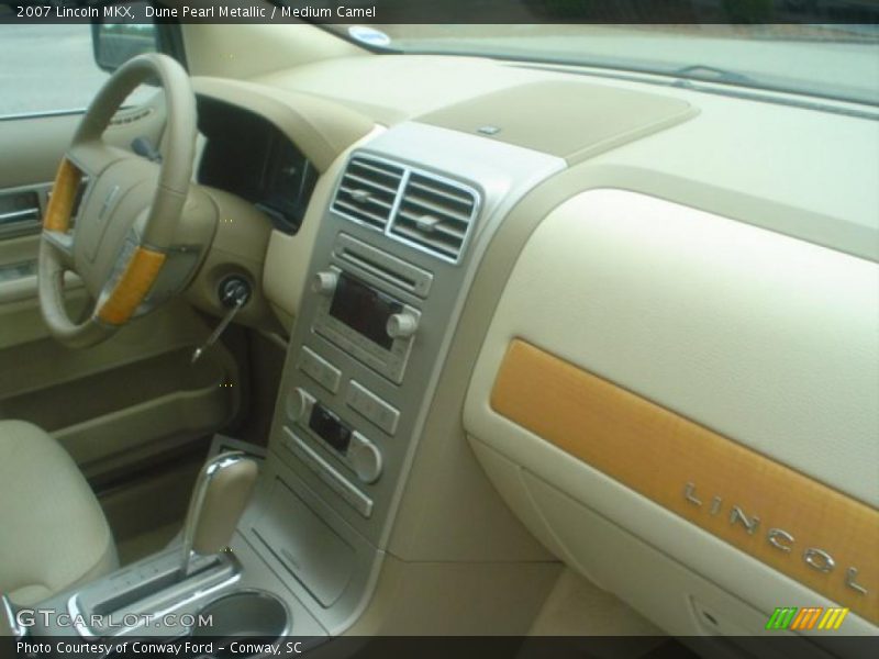 Dune Pearl Metallic / Medium Camel 2007 Lincoln MKX