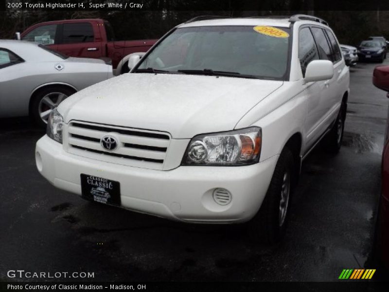 Super White / Gray 2005 Toyota Highlander I4