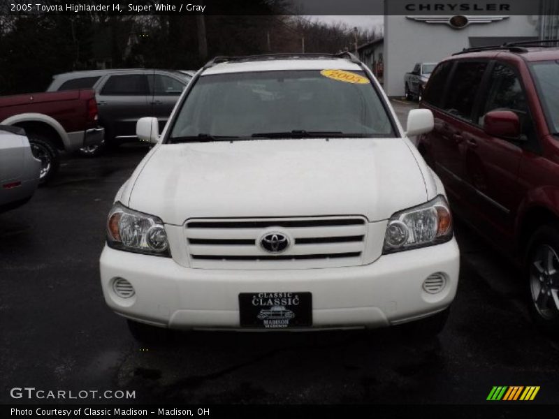 Super White / Gray 2005 Toyota Highlander I4