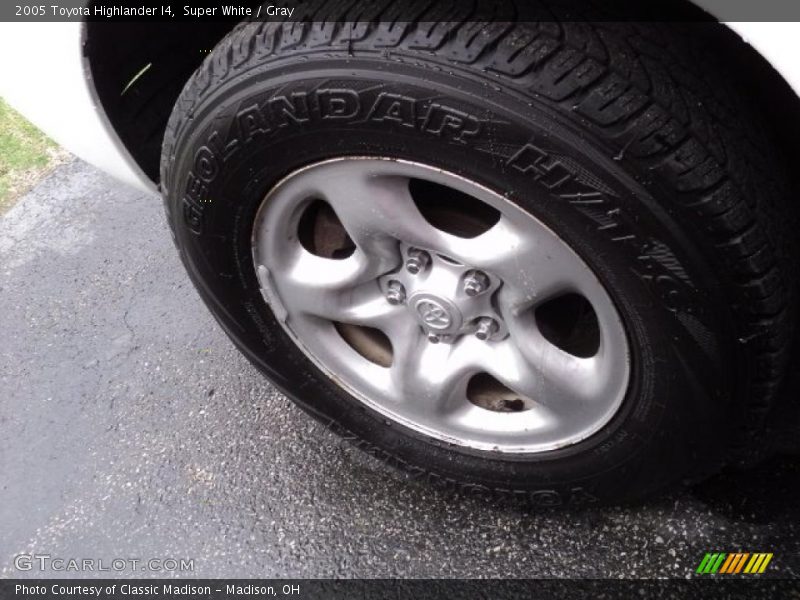 Super White / Gray 2005 Toyota Highlander I4