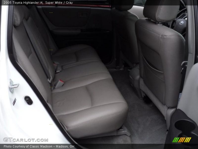 Super White / Gray 2005 Toyota Highlander I4