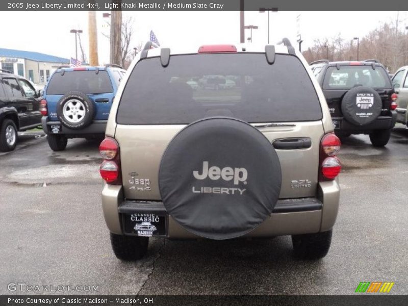 Light Khaki Metallic / Medium Slate Gray 2005 Jeep Liberty Limited 4x4