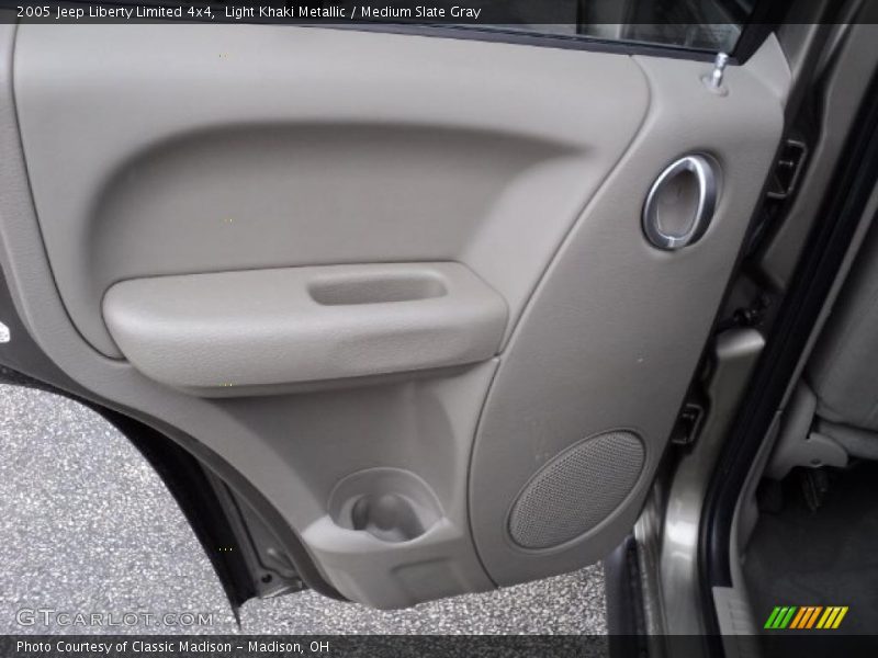 Light Khaki Metallic / Medium Slate Gray 2005 Jeep Liberty Limited 4x4