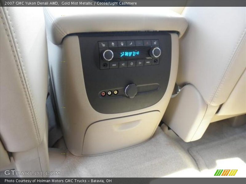 Gold Mist Metallic / Cocoa/Light Cashmere 2007 GMC Yukon Denali AWD
