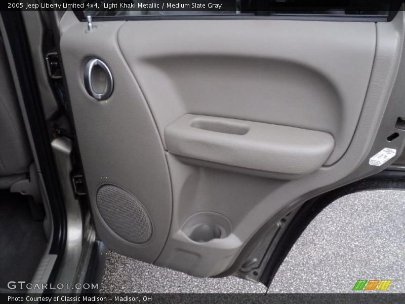 Light Khaki Metallic / Medium Slate Gray 2005 Jeep Liberty Limited 4x4