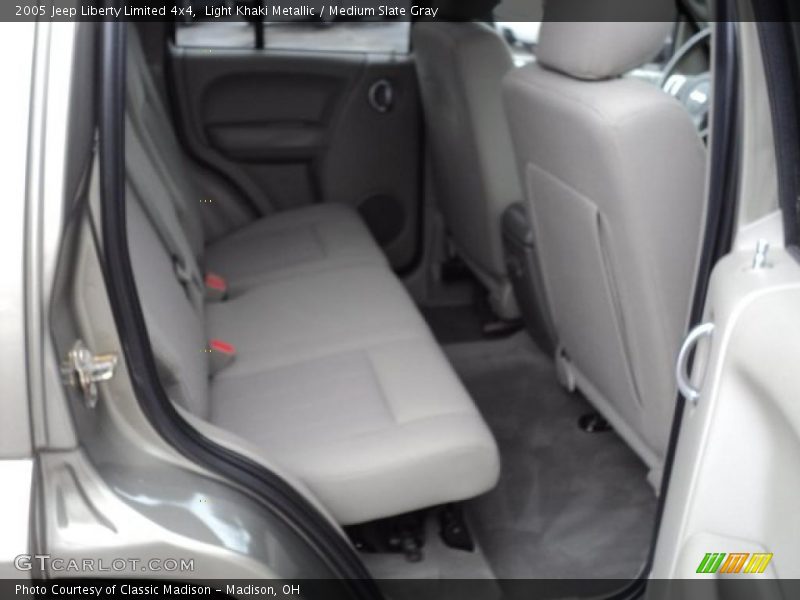 Light Khaki Metallic / Medium Slate Gray 2005 Jeep Liberty Limited 4x4