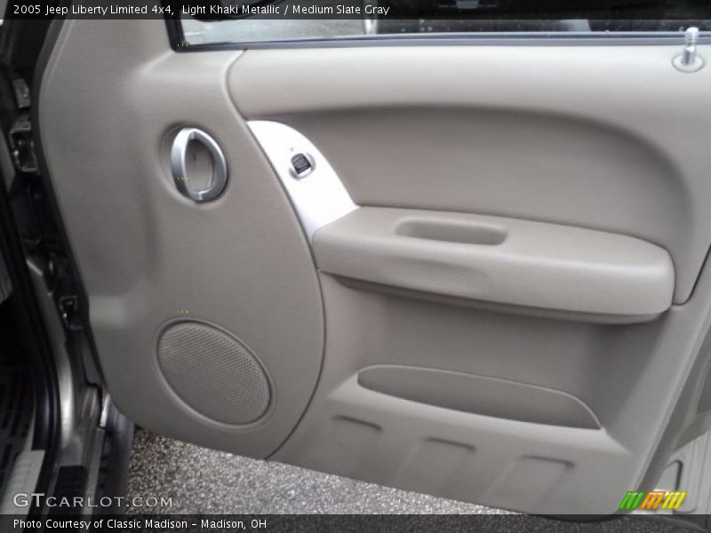 Light Khaki Metallic / Medium Slate Gray 2005 Jeep Liberty Limited 4x4