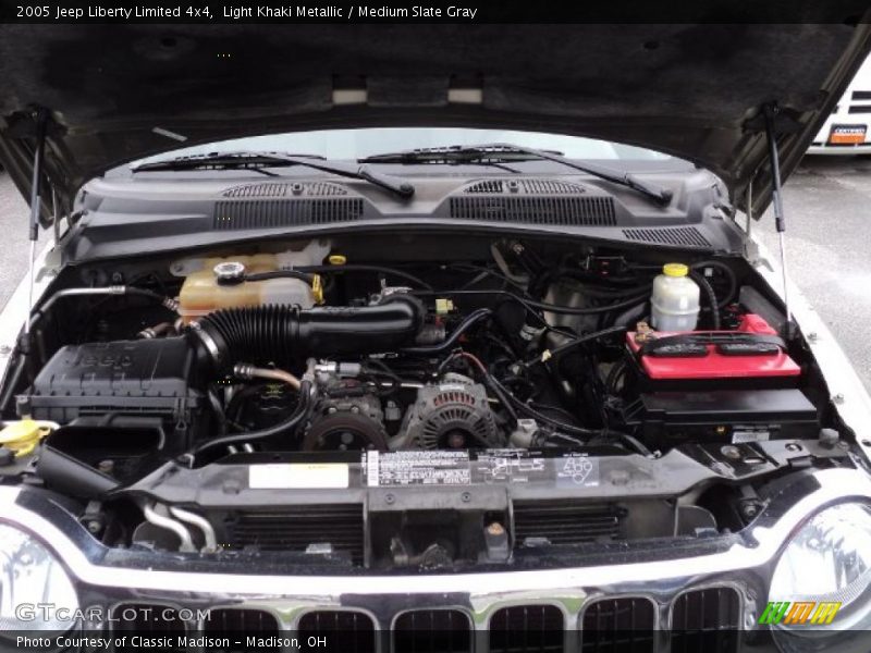 Light Khaki Metallic / Medium Slate Gray 2005 Jeep Liberty Limited 4x4