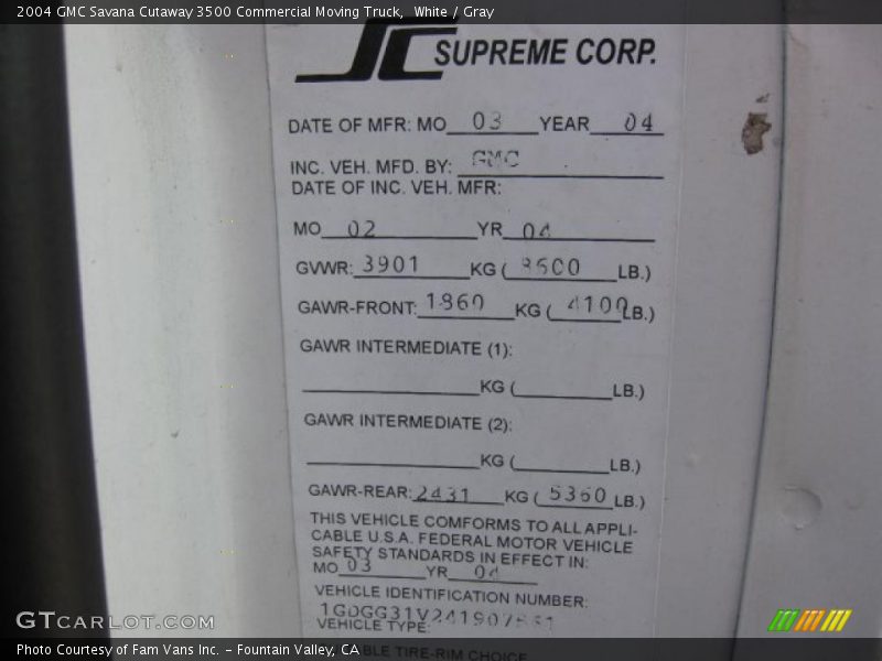 White / Gray 2004 GMC Savana Cutaway 3500 Commercial Moving Truck