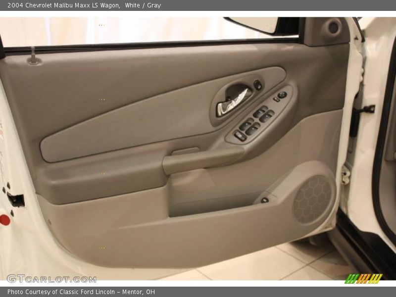 White / Gray 2004 Chevrolet Malibu Maxx LS Wagon