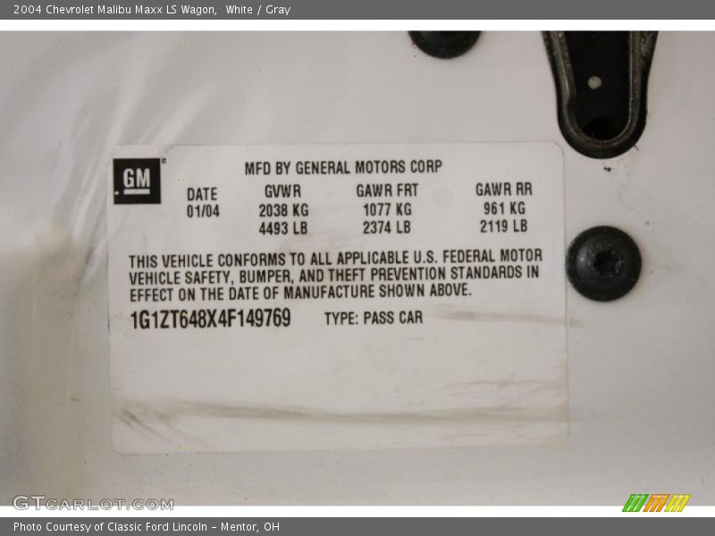 White / Gray 2004 Chevrolet Malibu Maxx LS Wagon