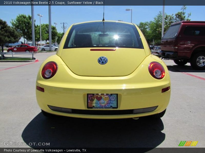 Sunflower Yellow / Black 2010 Volkswagen New Beetle 2.5 Coupe