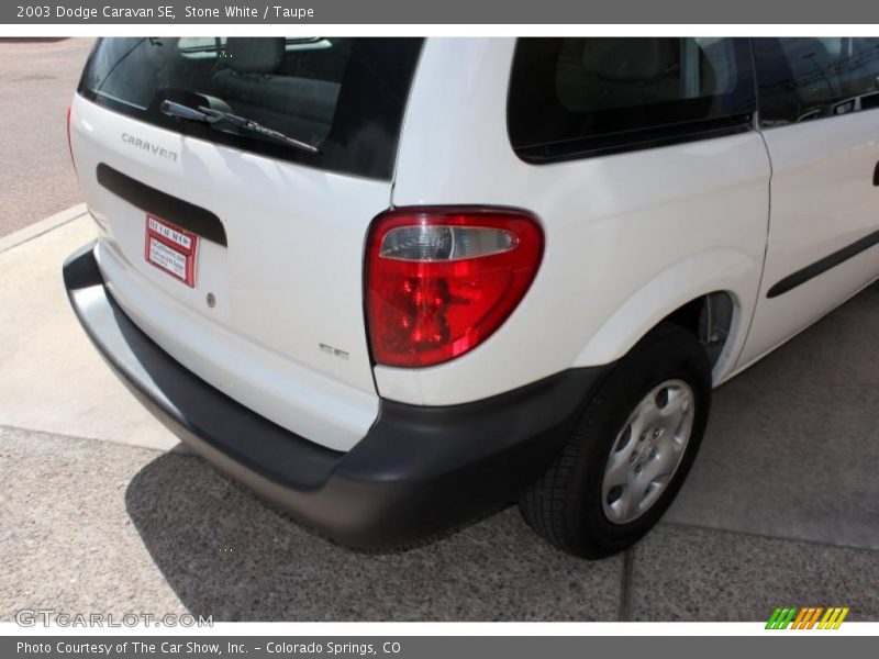 Stone White / Taupe 2003 Dodge Caravan SE