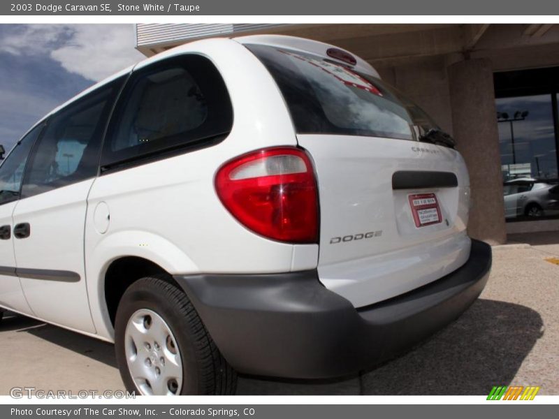 Stone White / Taupe 2003 Dodge Caravan SE