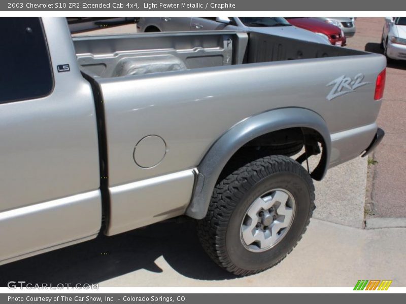 Light Pewter Metallic / Graphite 2003 Chevrolet S10 ZR2 Extended Cab 4x4