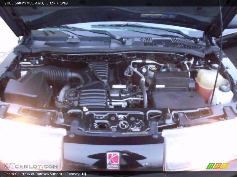 Black / Gray 2003 Saturn VUE AWD