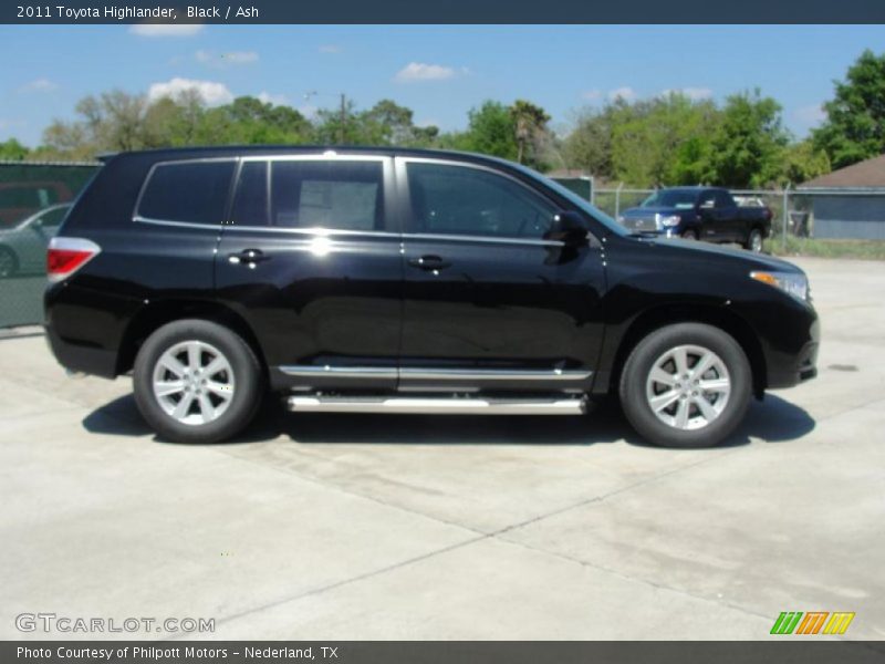 Black / Ash 2011 Toyota Highlander