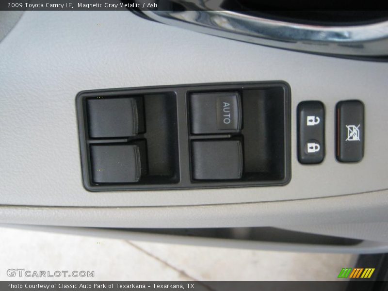 Magnetic Gray Metallic / Ash 2009 Toyota Camry LE