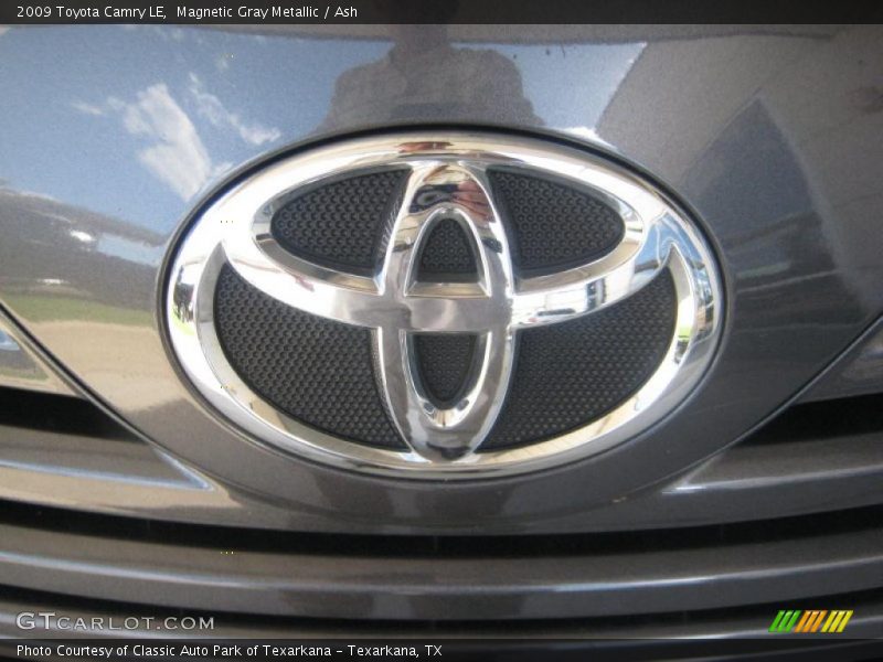 Magnetic Gray Metallic / Ash 2009 Toyota Camry LE