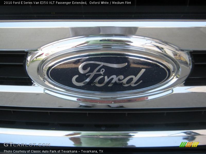 Oxford White / Medium Flint 2010 Ford E Series Van E350 XLT Passenger Extended