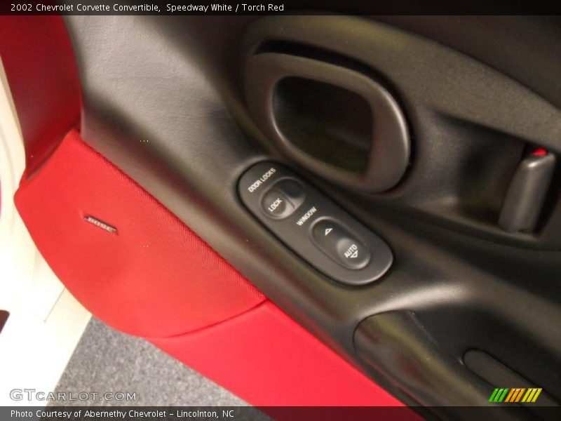 Speedway White / Torch Red 2002 Chevrolet Corvette Convertible