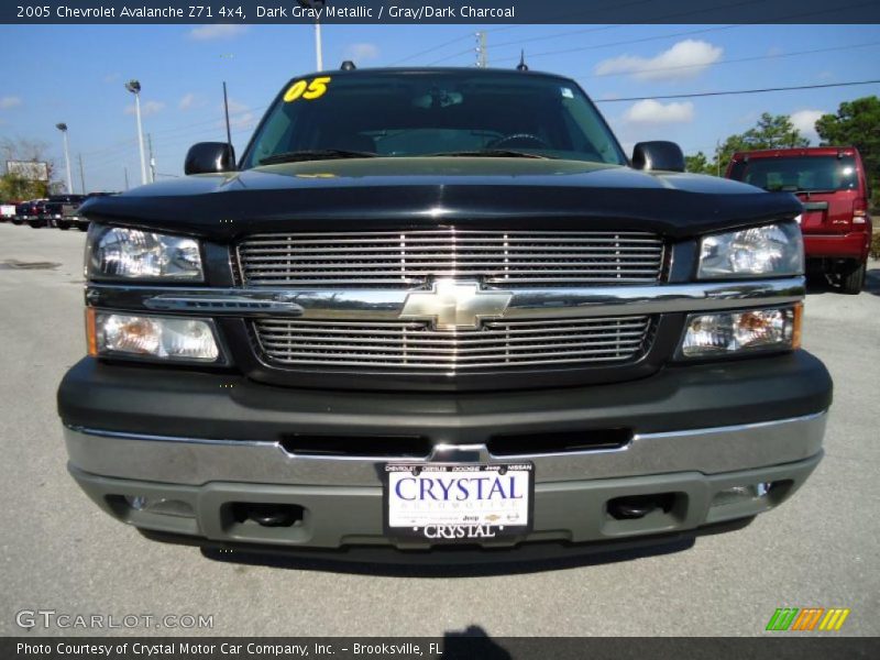 Dark Gray Metallic / Gray/Dark Charcoal 2005 Chevrolet Avalanche Z71 4x4