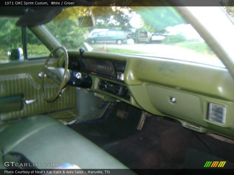  1971 Sprint Custom Green Interior