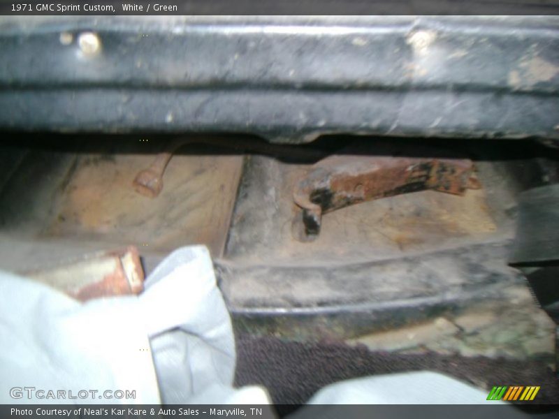 White / Green 1971 GMC Sprint Custom