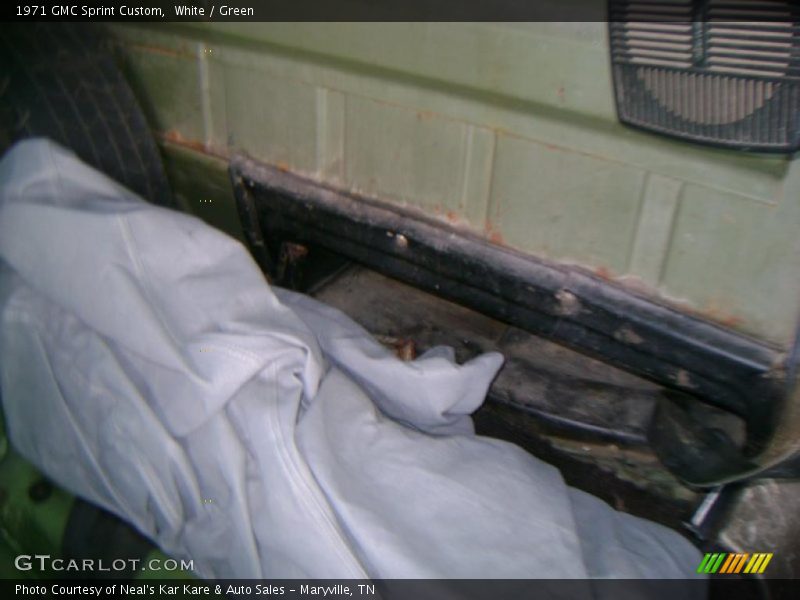 White / Green 1971 GMC Sprint Custom