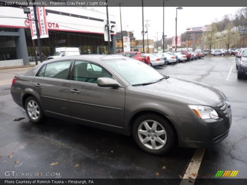 Phantom Gray Pearl / Light Gray 2007 Toyota Avalon XL