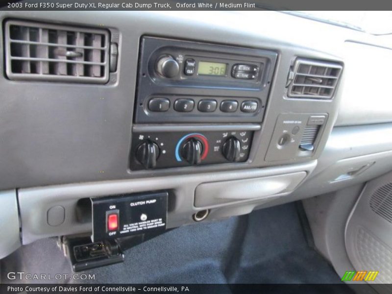 Oxford White / Medium Flint 2003 Ford F350 Super Duty XL Regular Cab Dump Truck