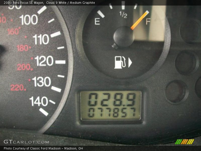 Cloud 9 White / Medium Graphite 2000 Ford Focus SE Wagon