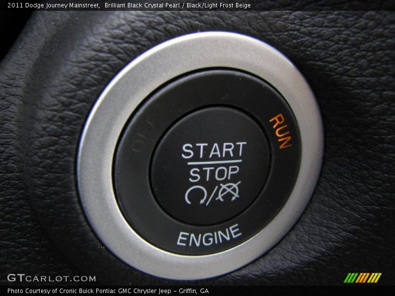 Brilliant Black Crystal Pearl / Black/Light Frost Beige 2011 Dodge Journey Mainstreet