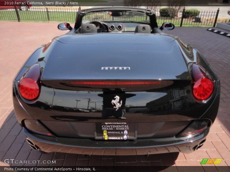 Nero (Black) / Nero 2010 Ferrari California
