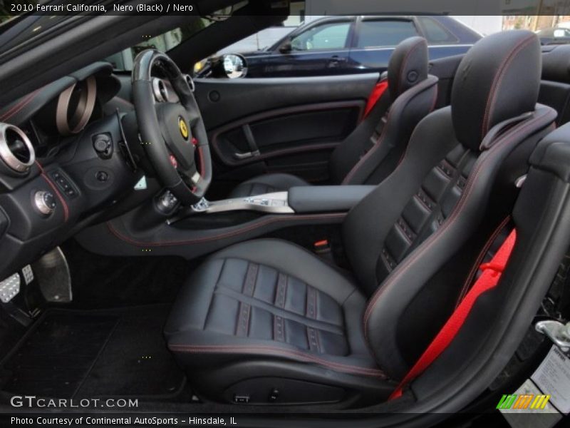  2010 California  Nero Interior