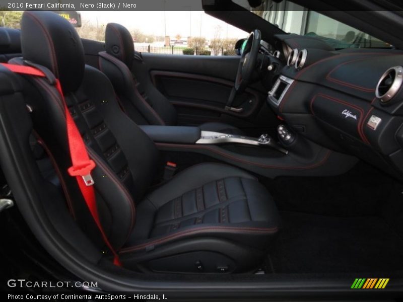 Nero (Black) / Nero 2010 Ferrari California