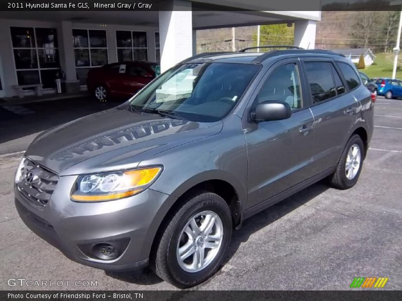 Front 3/4 View of 2011 Santa Fe GLS