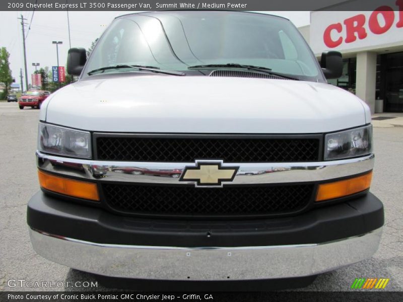 Summit White / Medium Pewter 2009 Chevrolet Express LT 3500 Passenger Van