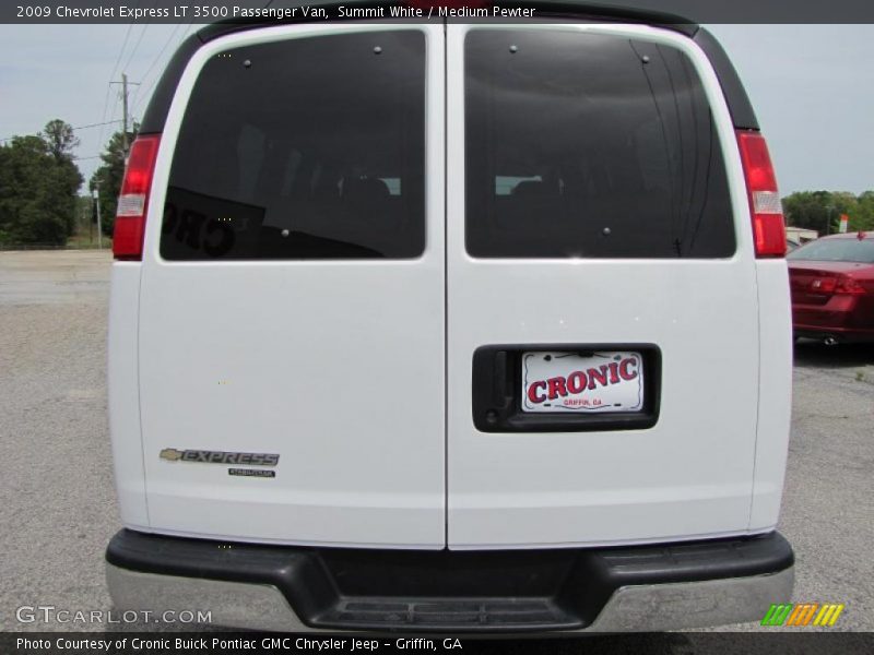 Summit White / Medium Pewter 2009 Chevrolet Express LT 3500 Passenger Van